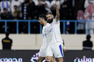 Ra mắt lịch sử, Benzema lập hattrick giúp Al Hilal hủy diệt đối thủ