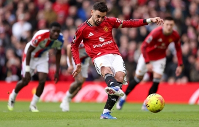 Tỏa sáng trước Crystal Palace, Bruno Fernandes vươn lên thứ 3 lịch sử MU