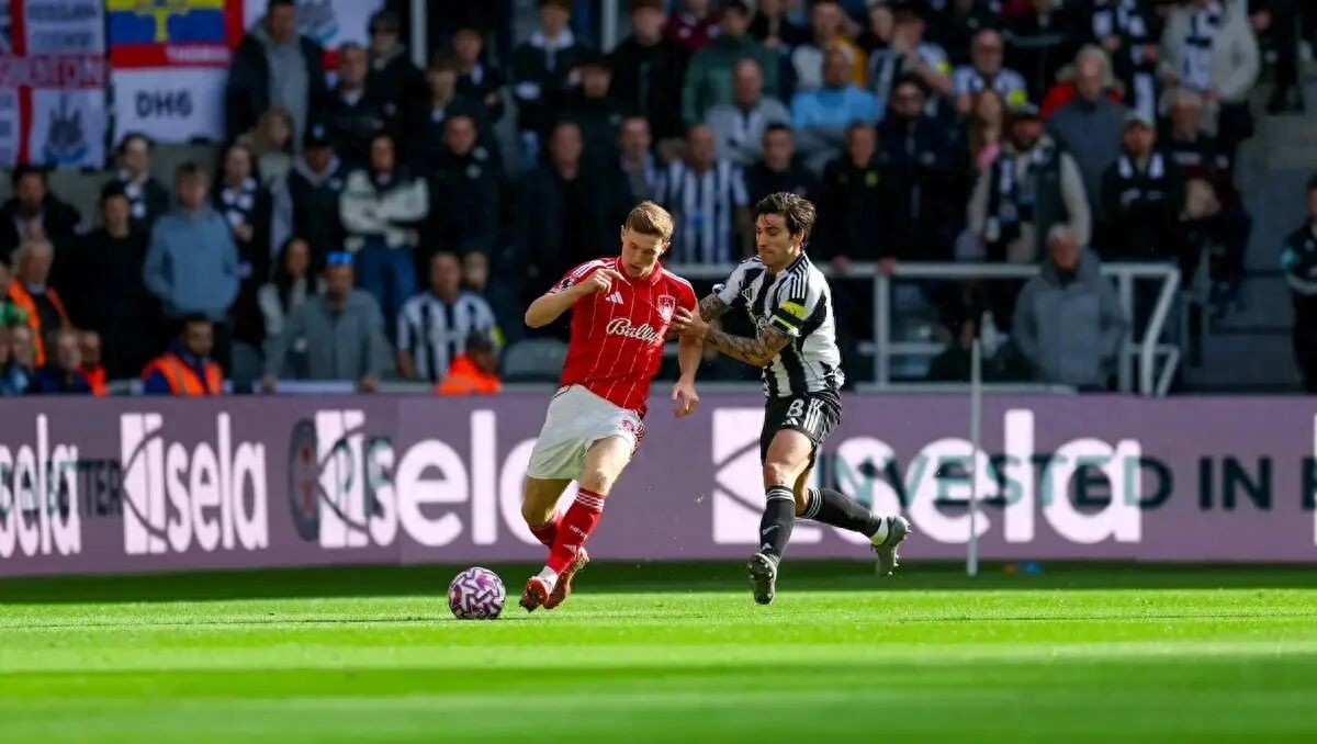 Manchester United vẫn muốn tranh giành Anderson vào phút chót, dù anh đang nghiêng về Manchester City! Newcastle đã chắc chắn có một trong hai trụ vững.