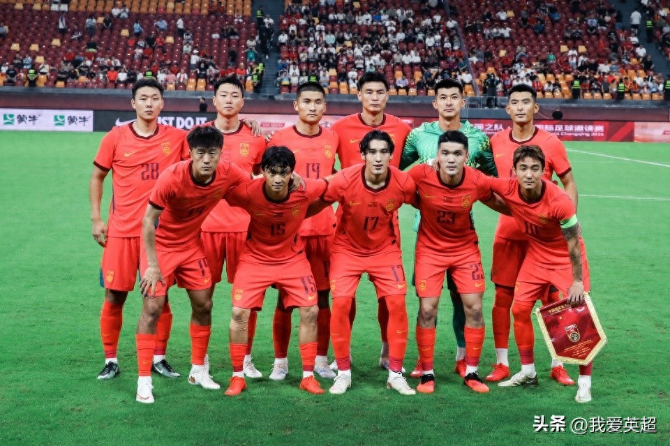 Đội tuyển Trung Quốc hòa Maldives 0-0 trong hiệp một: Hai lần ngã trong vòng cấm không được hưởng phạt đền! Wei Shihao tạo cơ hội, đối thủ không có cú sút nào.