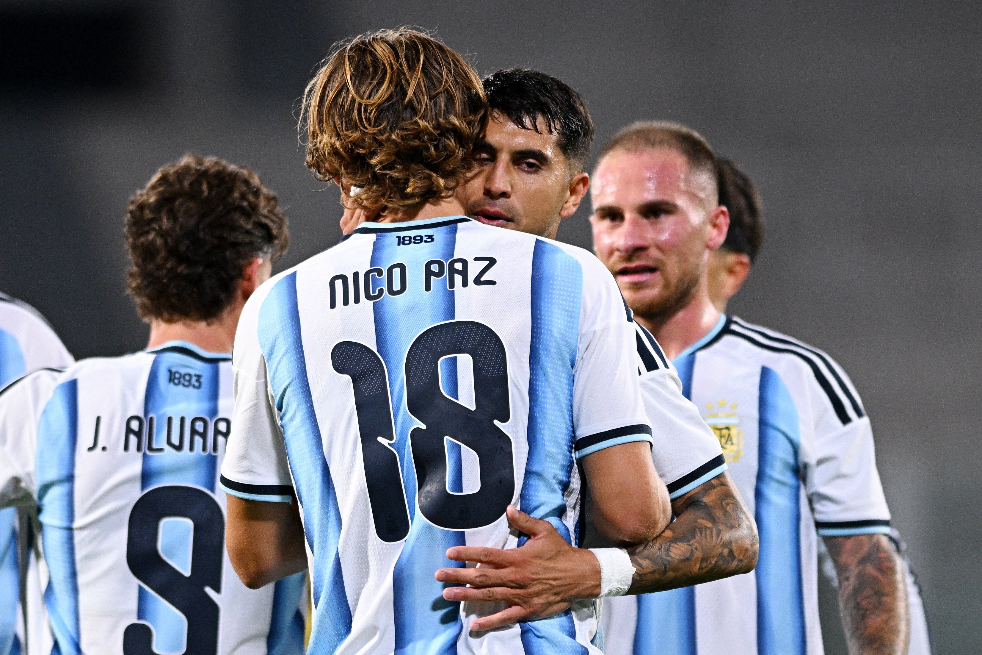 Argentina ghi 4 bàn vào lưới Bolivia trong trận đấu đầu tiên sau thất bại ở chung kết World Cup