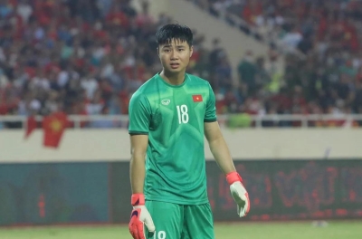 Đội cuối bảng V-League nhắm trò cưng thầy Park thay Bùi Tiến Dũng