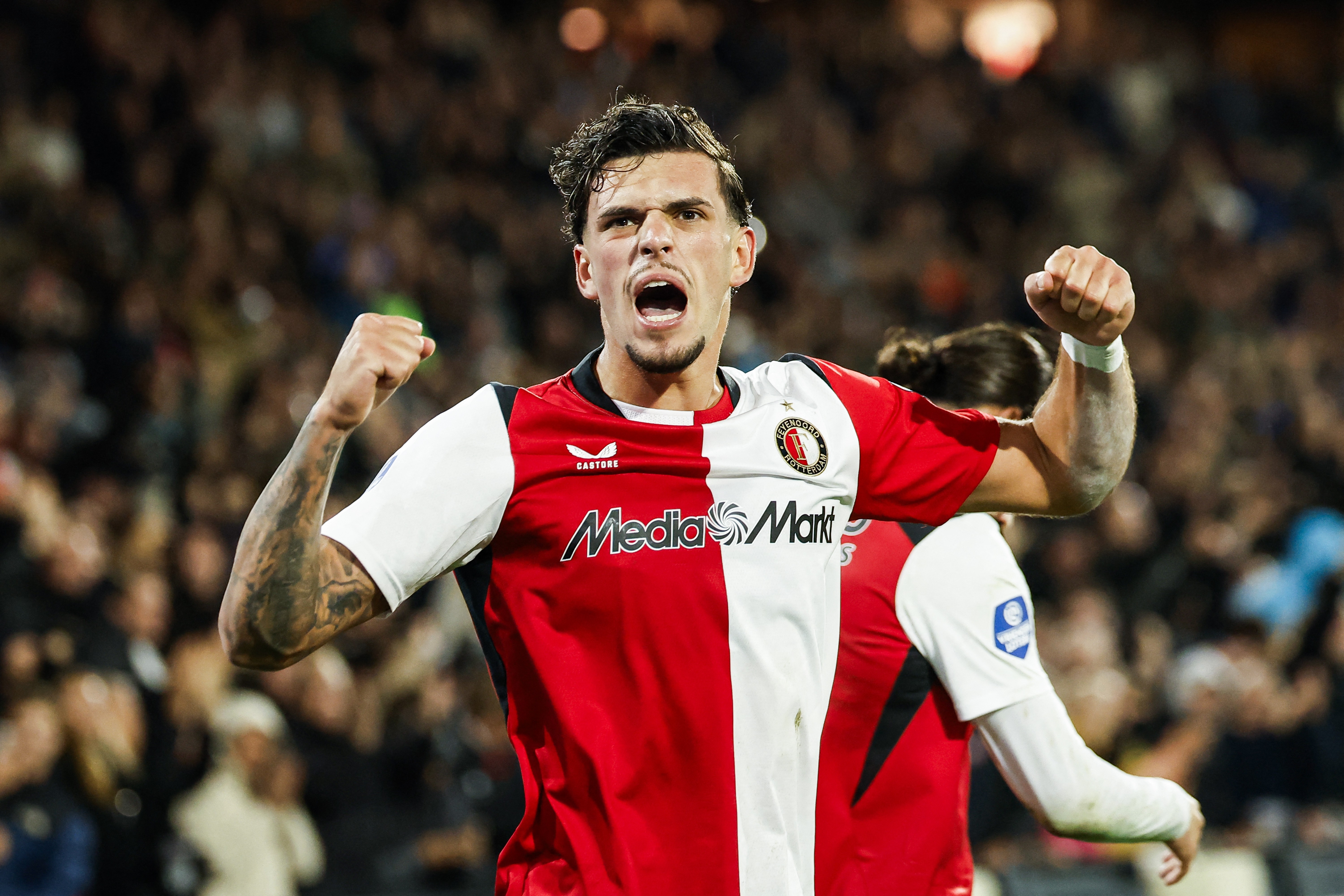 Tổng kết Eredivisie: Feyenoord vươn lên dẫn đầu, cơn mưa bàn thắng tại Deventer