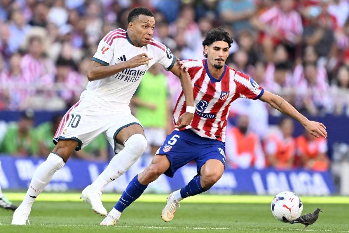Huy-sen nhận thẻ đỏ + David ghi bàn liên tiếp! Real Madrid thiếu người thua 1-2 Atletico Madrid, ghế HLV Mourinho lung lay.