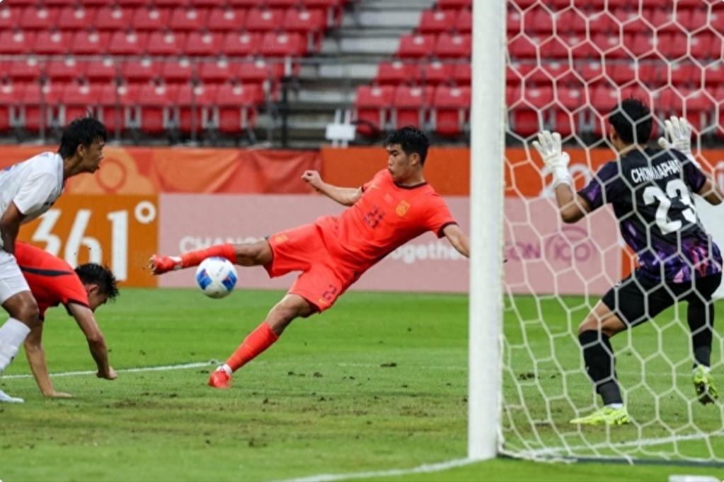 Nắm gọn! U23 Trung Quốc thắng Thái Lan 3-0, vào bán kết; Yimulan là linh hồn đội bóng, bán kết sẽ gặp Hàn Quốc