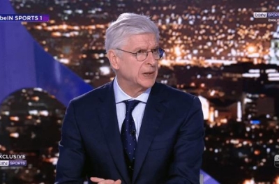 Giáo sư Wenger nói thẳng về màn ăn mừng của Arsenal sau vé chung kết