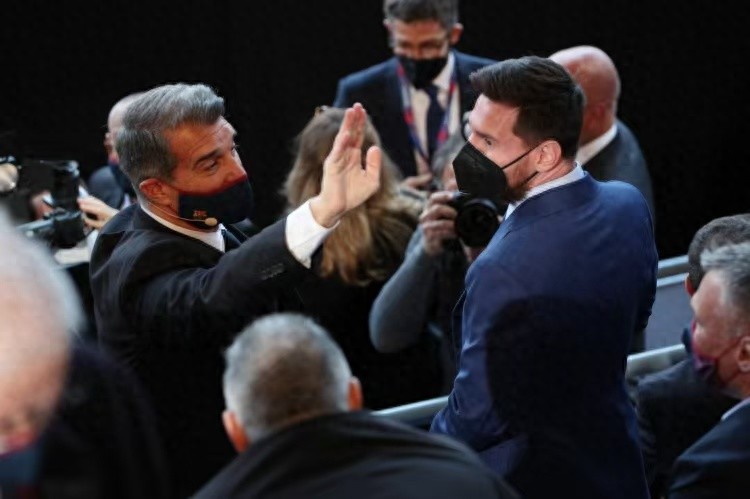 Huyền thoại Barcelona Xavi tiết lộ tin động trời: Messi định trở lại Barcelona sau World Cup, bị Laporta ngăn cản