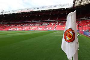 Manchester United công bố khoản lỗ tăng lên dù doanh thu đạt mức kỷ lục