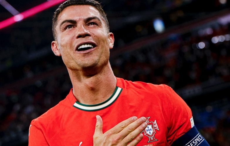 CHÍNH THỨC: Kỷ lục vĩ đại của Ronaldo đã bị vượt qua
