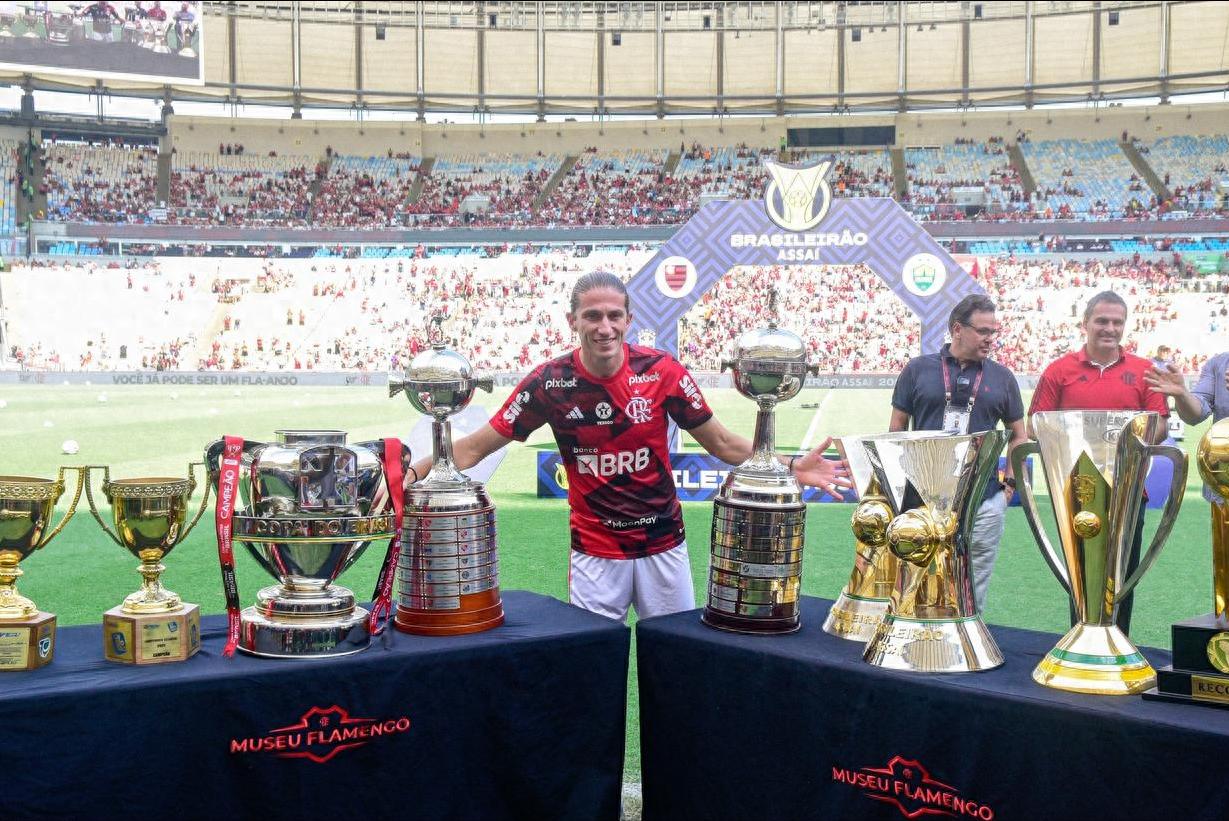 Sau chiến thắng 8 bàn, HLV 40 tuổi Felipe bị sa thải, dẫn dắt Flamengo 99 trận giành 5 danh hiệu
