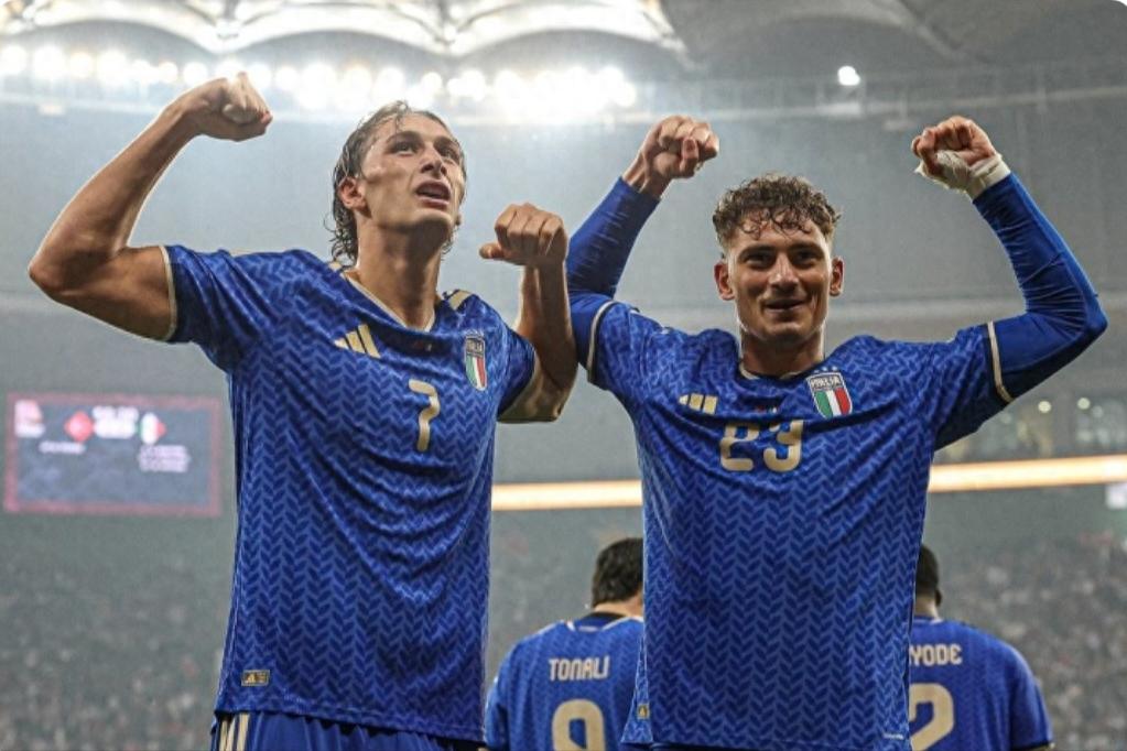 Mancini ra tay với người đồng hương để giành chiến thắng đầu tiên, Italy đánh bại Thổ Nhĩ Kỳ 4-1 trên sân khách, Pio ghi bàn và kiến tạo.