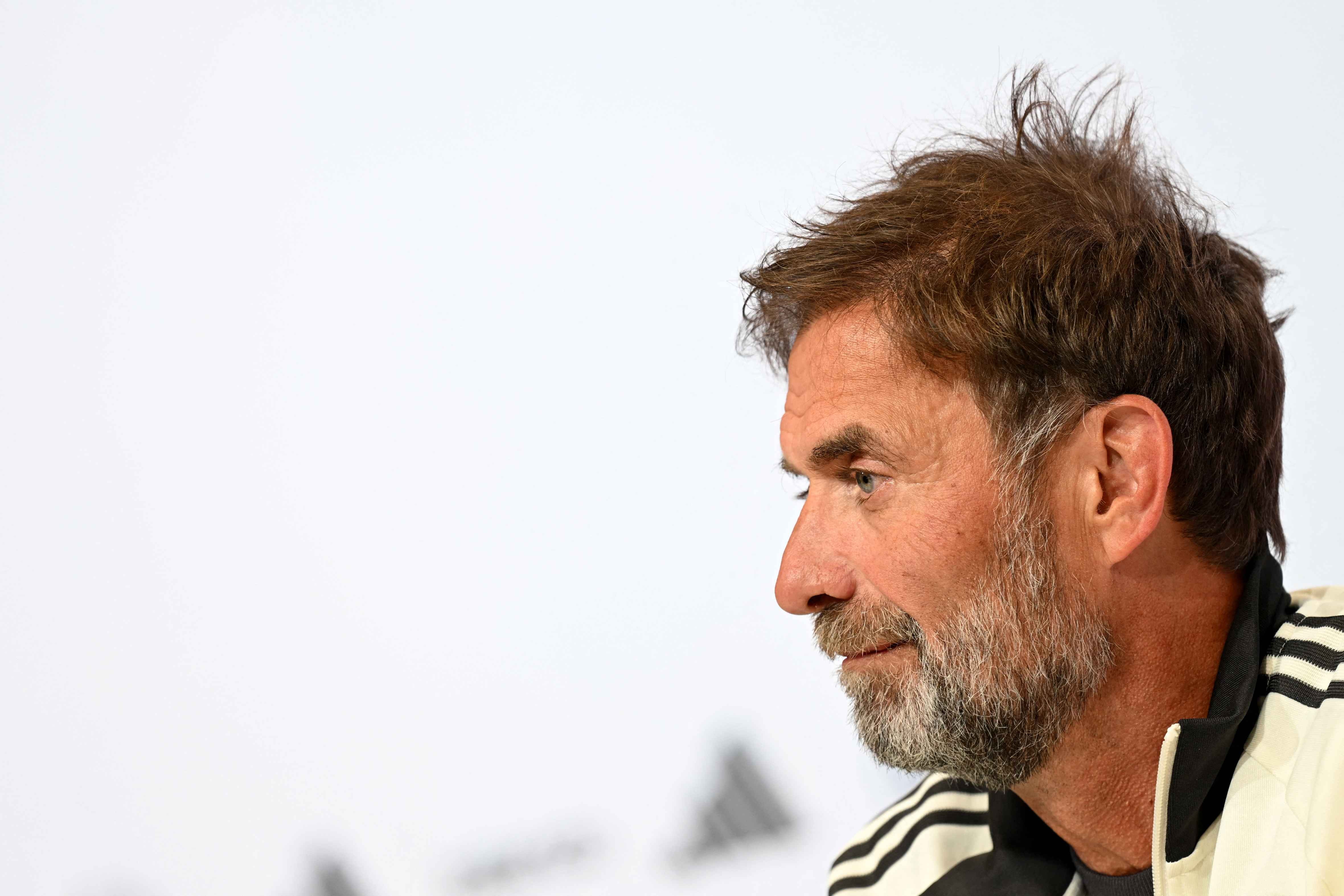 Vì 'tôn trọng' Guardiola, Klopp ngại lên tiếng về các cáo buộc nhắm vào Man City.