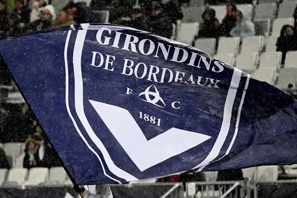 Gã khổng lồ nước Pháp sa cơ Bordeaux được bán cho quỹ có trụ sở tại Mỹ với giá một euro.