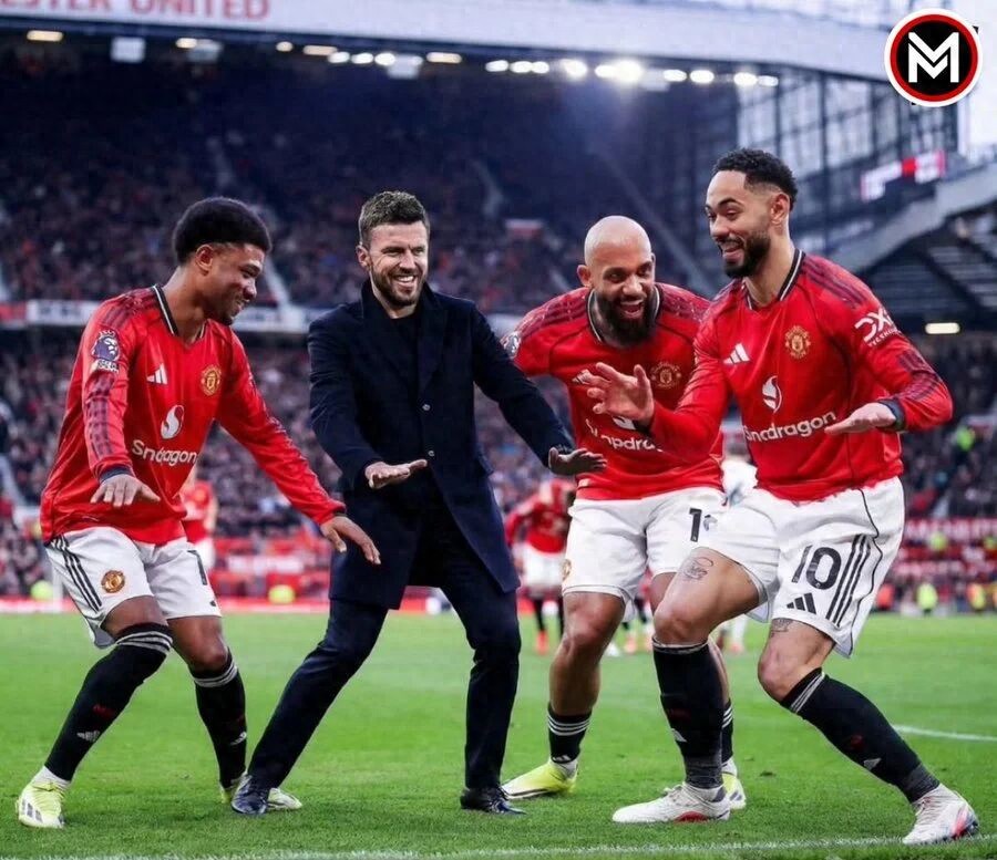 Man United chuẩn bị tranh chức vô địch Ngoại hạng Anh mùa tới! Tiết kiệm hàng triệu bảng lương để chiêu mộ cầu thủ, ông chủ Ralf muốn thể hiện bản lĩnh