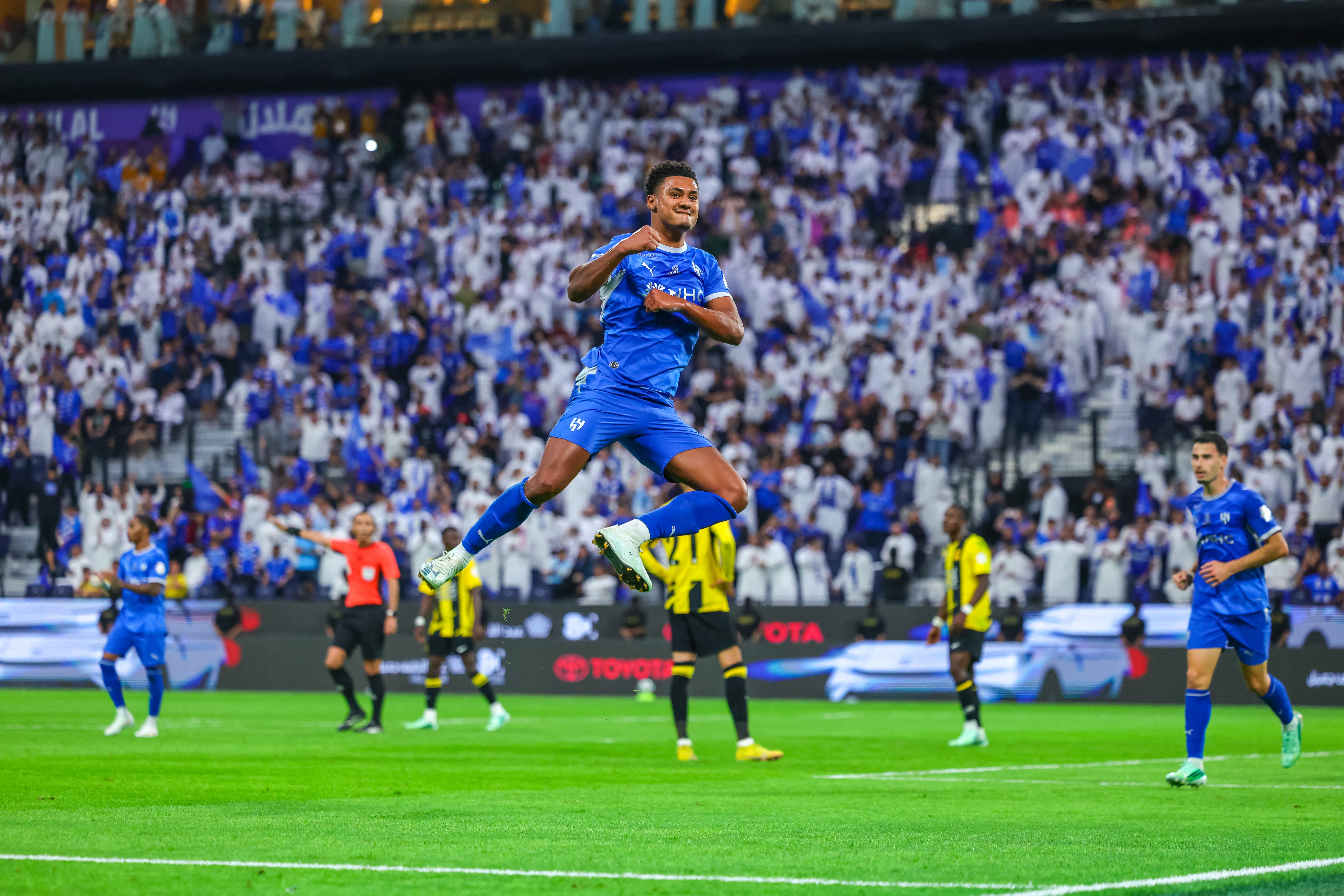 Watkins lập công giúp Al Hilal toàn thắng tại Asian Champions League sau khi hạ Al Sadd
