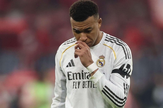 Mất cúp vào tay Barca, Real nhận thêm tin dữ về Mbappe