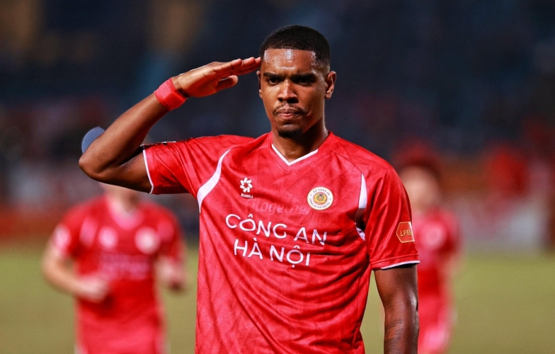 Tiền đạo số 1 CAHN sang Thái Lan thi đấu?