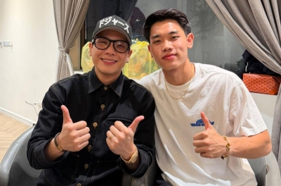 Đình Bắc thân mật cùng người đàn ông khiến anh mất ngủ