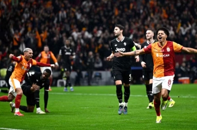 Juventus sụp đổ trước Galatasaray trong trận cầu 7 bàn thắng