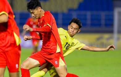CĐV Lào phấn khích tột độ khi Việt Nam xuất sắc đánh bại Malaysia 3-0
