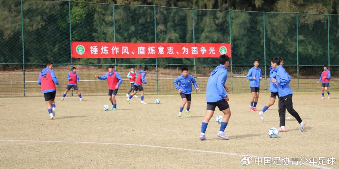 Sau 11 năm, tập huấn mùa đông toàn quốc cho thanh thiếu niên được khởi động lại! Đằng sau những thay đổi và điểm sáng mới, vẫn còn những vấn đề cũ