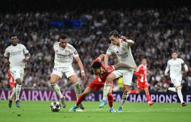 CĐV Real Madrid đồng loạt đòi bán 1 ngôi sao sau trận thua Bayern Munich