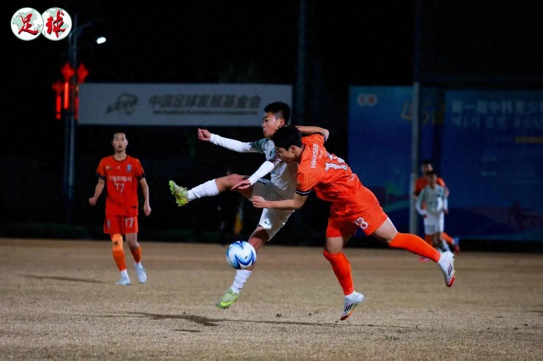 Giải đấu đối kháng thiếu niên Trung - Hàn xuất hiện đầy ấn tượng: Cường độ này, nhịp độ này, thật đã!