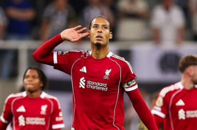 Van Dijk đi vào lịch sử Champions League với cột mốc khó tin