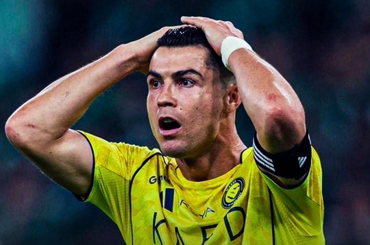 Tin xấu ập đến, Ronaldo phải rời Ả Rập bay sang Tây Ban Nha