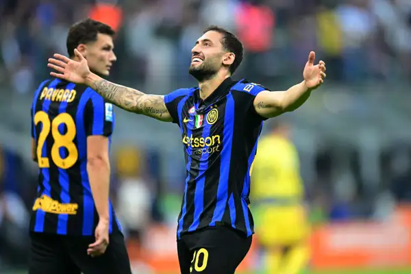 Inter củng cố ngôi đầu Serie A bằng chiến thắng áp đảo trước Parma bét bảng