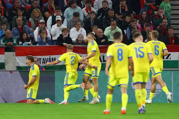 Ukraine thắng sát nút Hungary ngay tại Budapest, Maldera có chiến thắng chính thức đầu tiên khi dẫn dắt đội bóng.