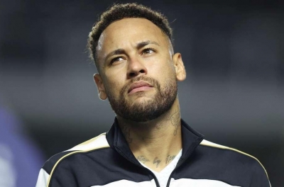 Neymar phát điên với trọng tài: 'Chắc ông ta đang đến tháng rồi'