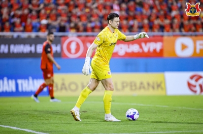 Đội của Hoàng Đức nhận đòn giáng mạnh ở cuộc đua top 3 V.League