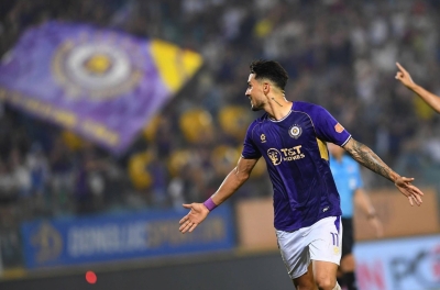 Bùng nổ dữ dội, Hoàng Hên buộc HLV Hà Tĩnh phải thừa nhận