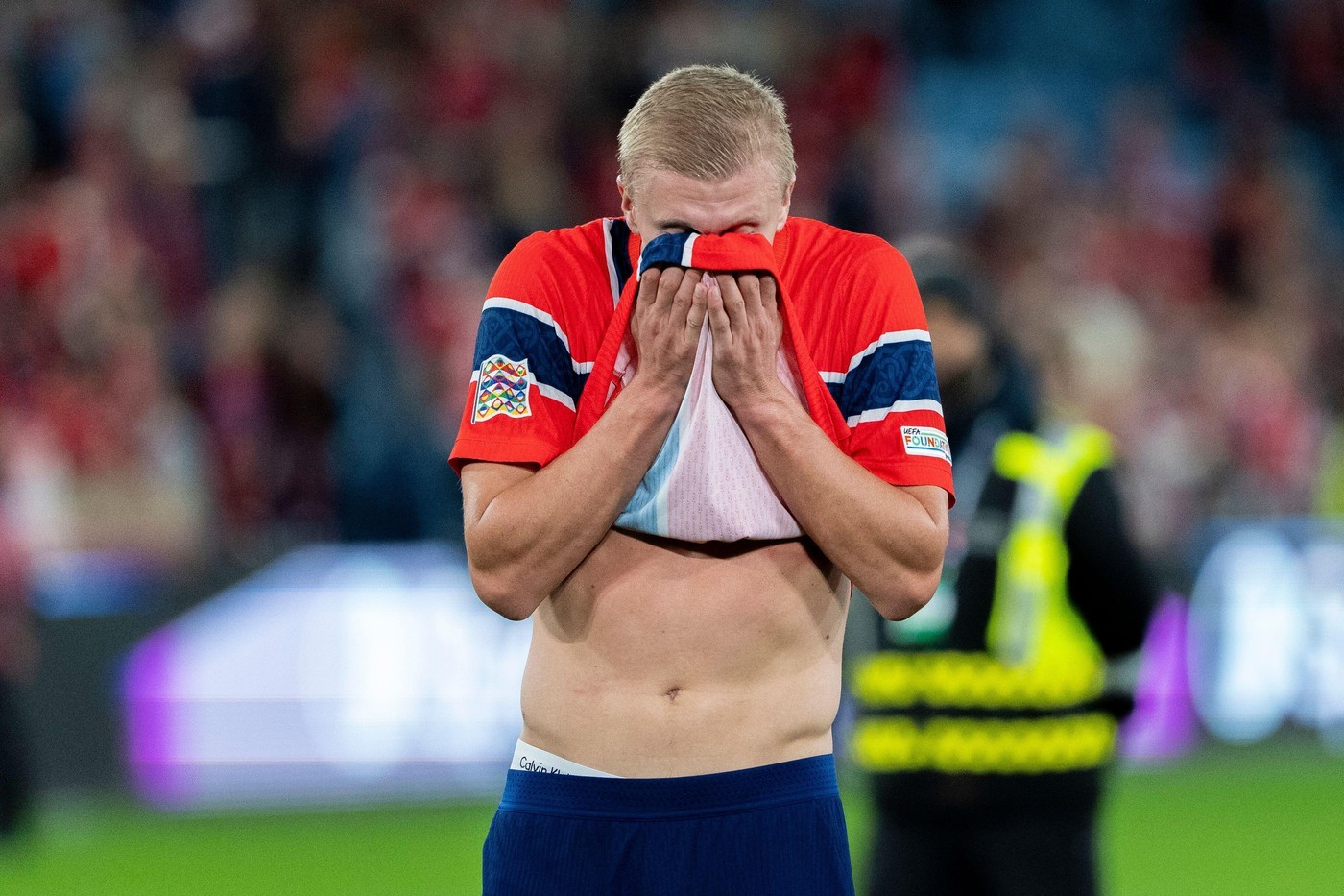 Na Uy ngăn giới truyền thông gặp Haaland sau phán quyết lịch sử của Manchester City