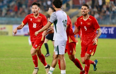 Báo Malaysia lo lắng thốt lên khi Việt Nam thắng giòn giã Bangladesh