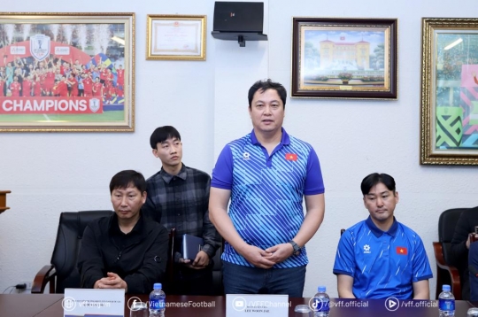 CHÍNH THỨC: HLV Hàn Quốc gia hạn hợp đồng với ĐT Việt Nam