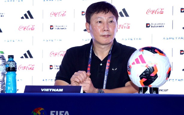 HLV Kim Sang Sik: 'Phải thắng Pakistan'