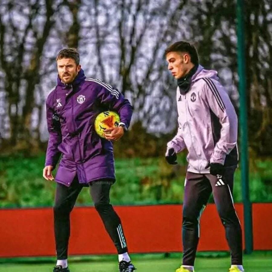 Man United sẵn sàng bán Ugart với giá 30 triệu mùa hè này! Rangnick thay đổi chiến lược chuyển nhượng vì anh ấy, danh sách thanh lọc 6 người