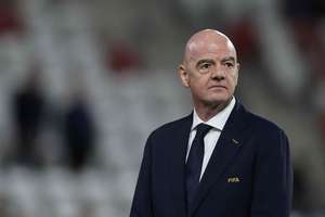 'Ung thư của bóng đá': Người tố giác Man City buộc tội Infantino che đậy từ năm 2014