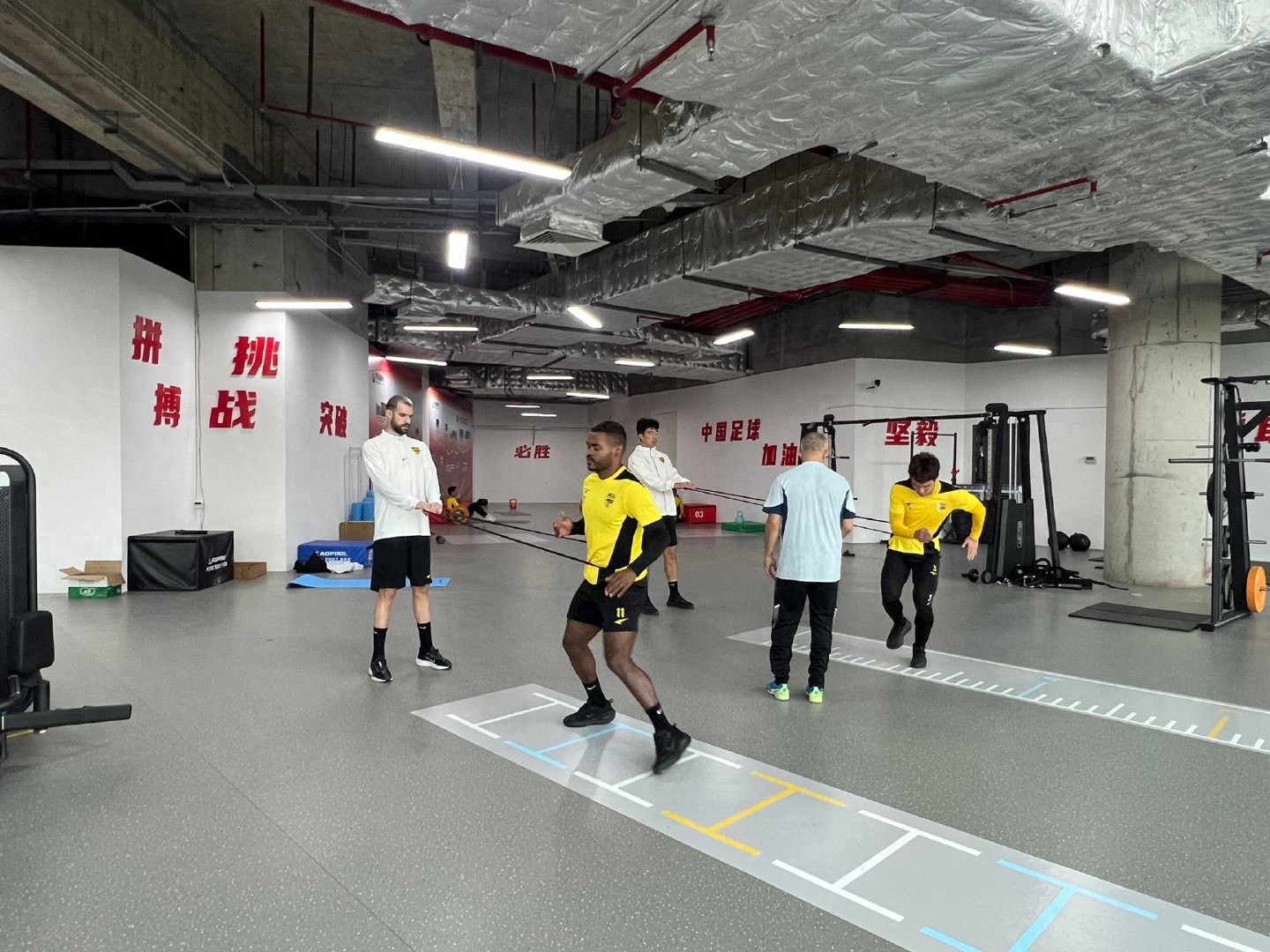 Báo Quảng Châu: Tin tốt nhỏ có thể bỏ qua, chuẩn bị sẵn sàng cho trận chiến khó khăn