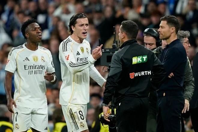 Đại khủng hoảng, Real Madrid mất tới 8 cầu thủ