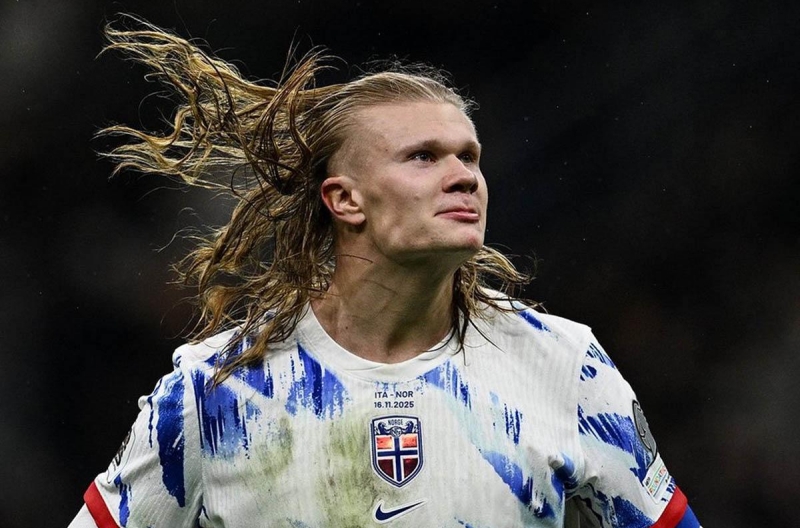 Tuổi 25 của Haaland 'đỉnh' hơn Ronaldo lẫn Messi