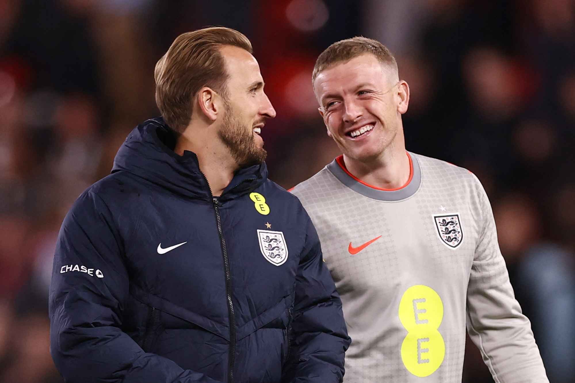 Theo nguồn tin từ Flashscore, Pickford được liên hệ với Bayern nhưng Everton tự tin rằng anh sẽ tiếp tục gắn bó.