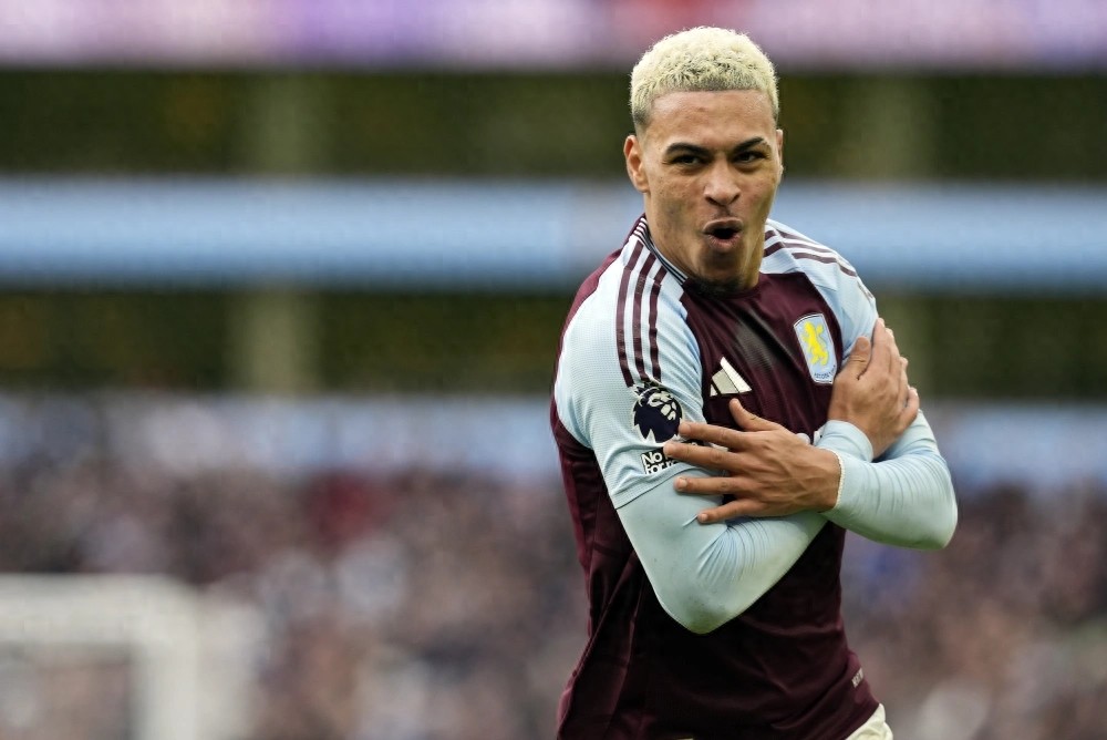 Guardiola đã sai lầm! Rogers 23 tuổi có giá trị 70 triệu euro, ghi 7 bàn và kiến tạo 3 lần trong 12 vòng gần nhất của Ngoại hạng Anh.