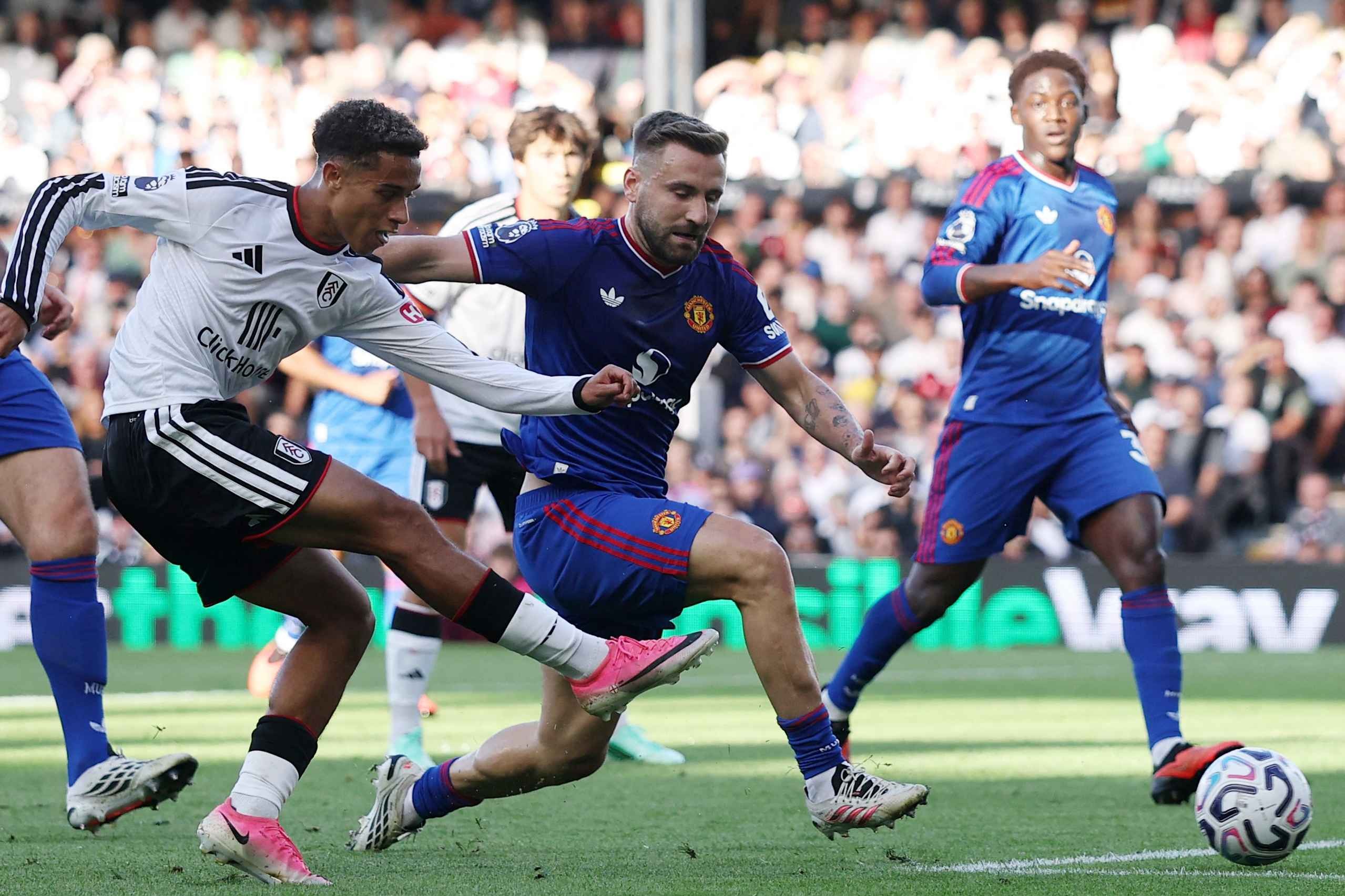 Nguồn tin Flashscore: Man Utd không chắc chắn về việc trao cho Shaw một hợp đồng mới vì vấn đề thể lực