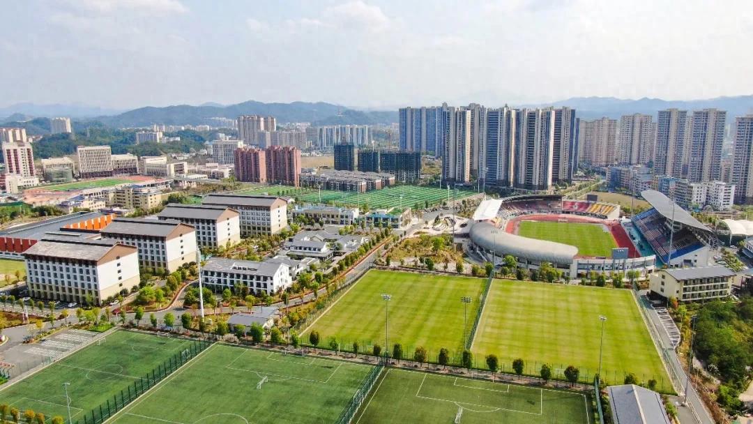 Ba tháng, huyện này đã vì bóng đá mà "góp tiền ủng hộ"