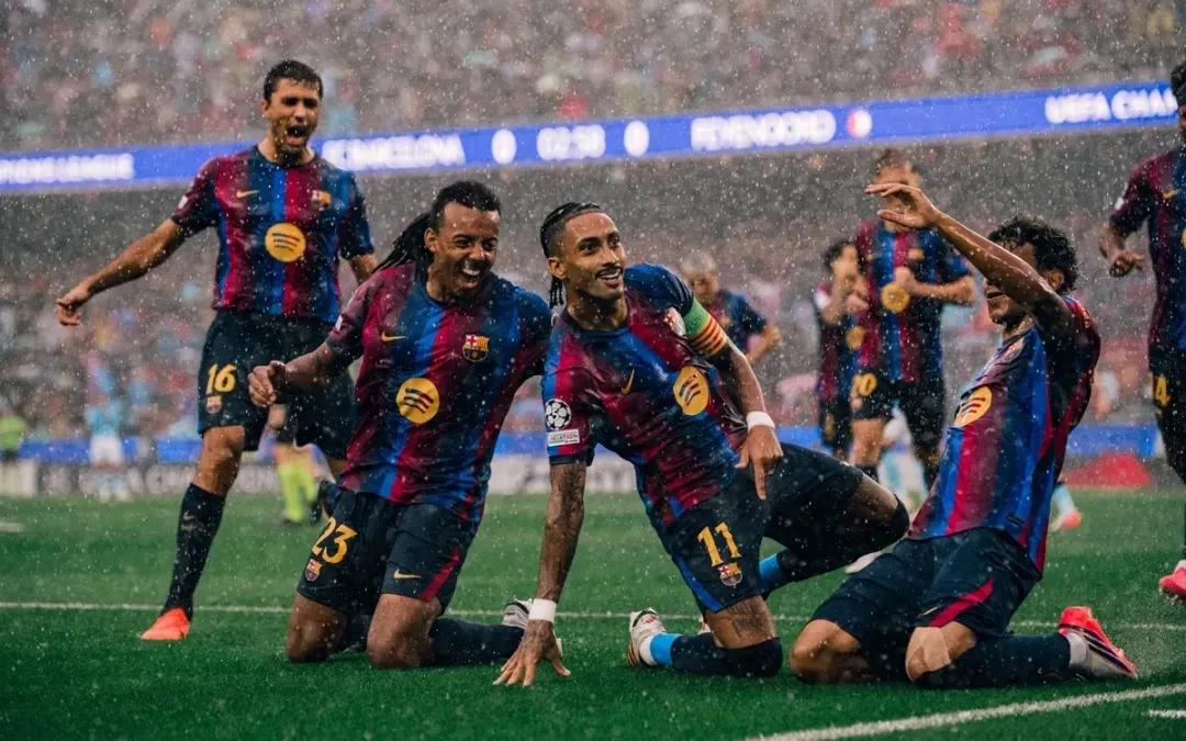 Khi "cú 5 bàn" trở thành thói quen... Rodri xin lỗi, Barcelona "tiếp tục cuồng nhiệt"