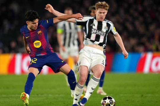 Cơn cuồng phong tại Camp Nou: Ngày La Masia mở hội và nỗi ám ảnh bám buộc 'Chích chòe'