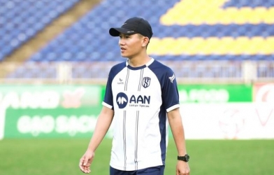 Cựu trợ lý HLV Kim Sang Sik có bến đỗ mới cực bất ngờ tại V-League